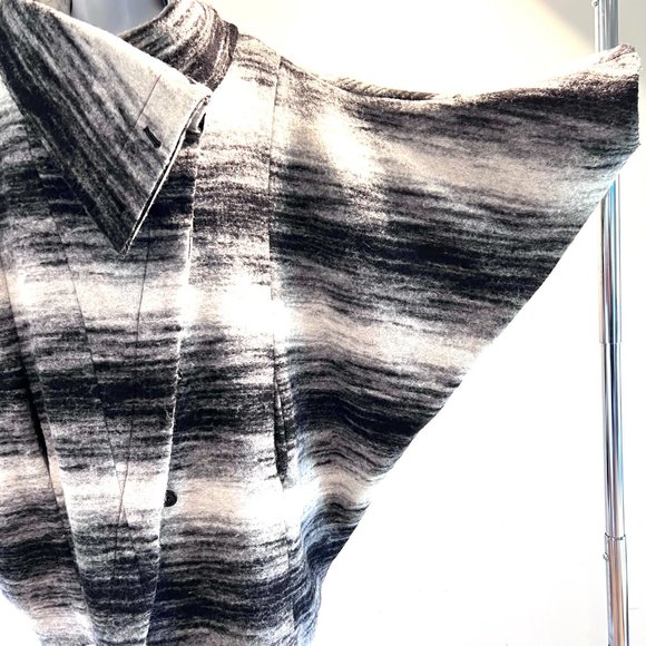 Virgin Wool Blend Black and White Contemporary Winter Cocoon Coat Sz Medium 8 - Picture 11 of 11